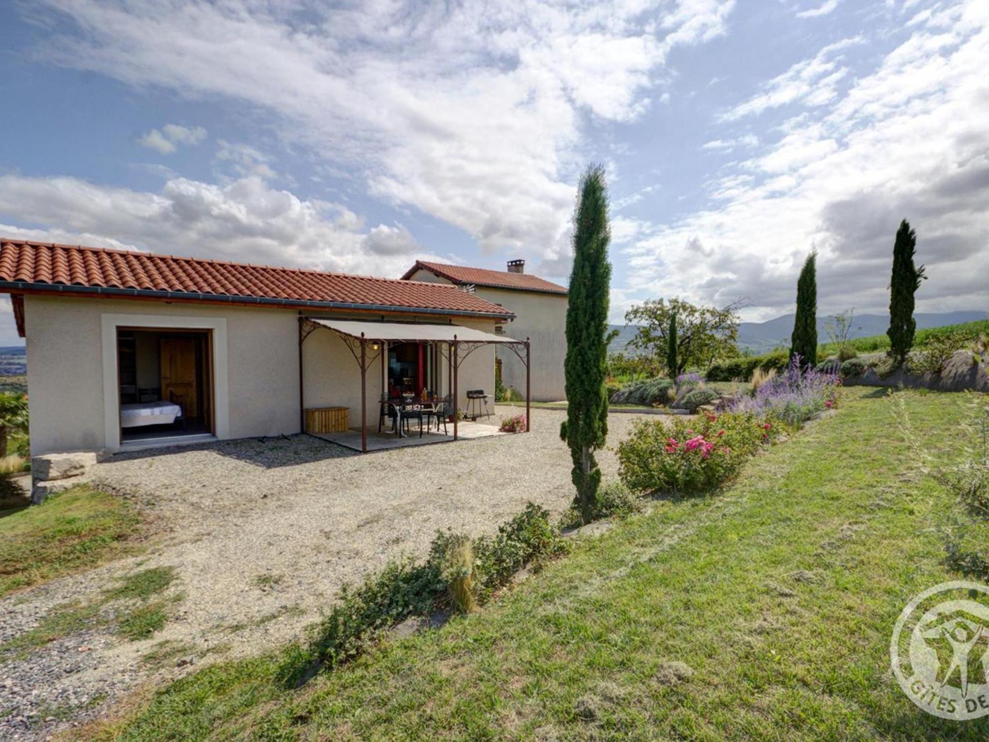Gite Tout Equipe Avec Terrasse, Jardin Et Prestations De Qualite Pres De Genilac - Fr-1-496-114 Exteriér fotografie